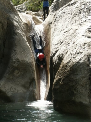  Canyoning für einen Junggesellenabschied 
